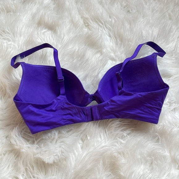 Victoria’s Secret plunge bra - Picture 2 of 3